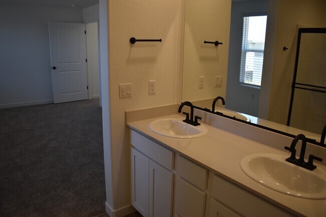 Building Photo - 4123 Scarlet Ct