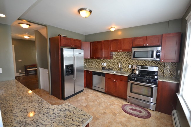 Building Photo - 105 Radcliffe Ave