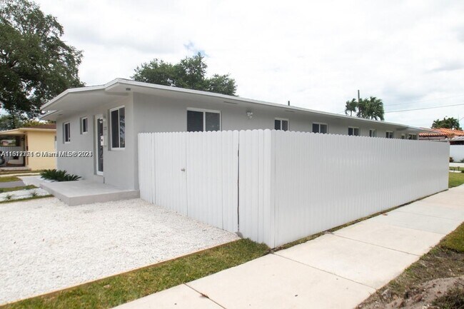 Building Photo - 233 NW 53rd Ave