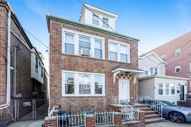 Building Photo - 8710 2nd Ave