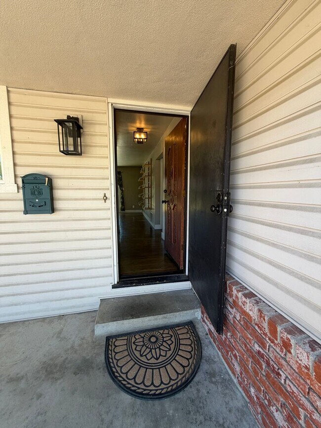 Building Photo - 3 Bedroom | 2 Bathroom | Single family home in Golf Course Terrace