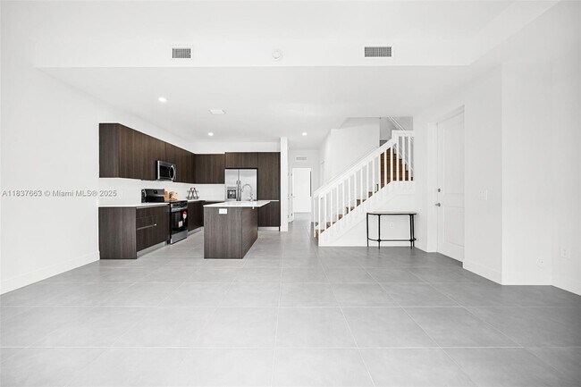 Building Photo - 34532 SW 191st Ave