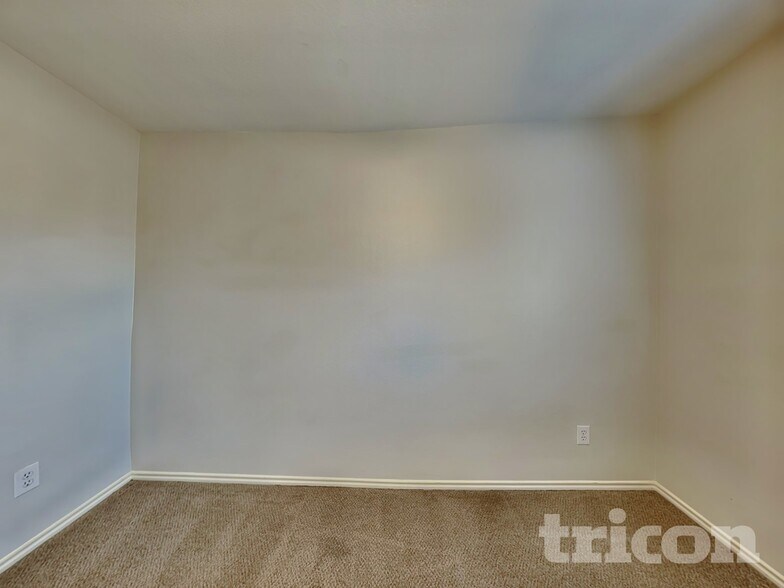 Building Photo - 1525 Trent Dr