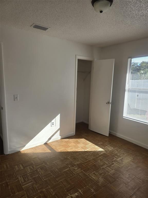 Building Photo - 701 W Beresford Rd