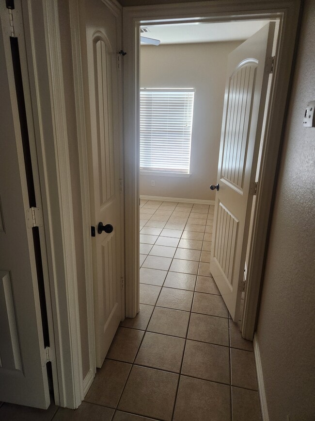 Building Photo - 437 Dunlap Ave