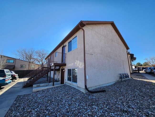 Building Photo - 6657 Dublin Loop W