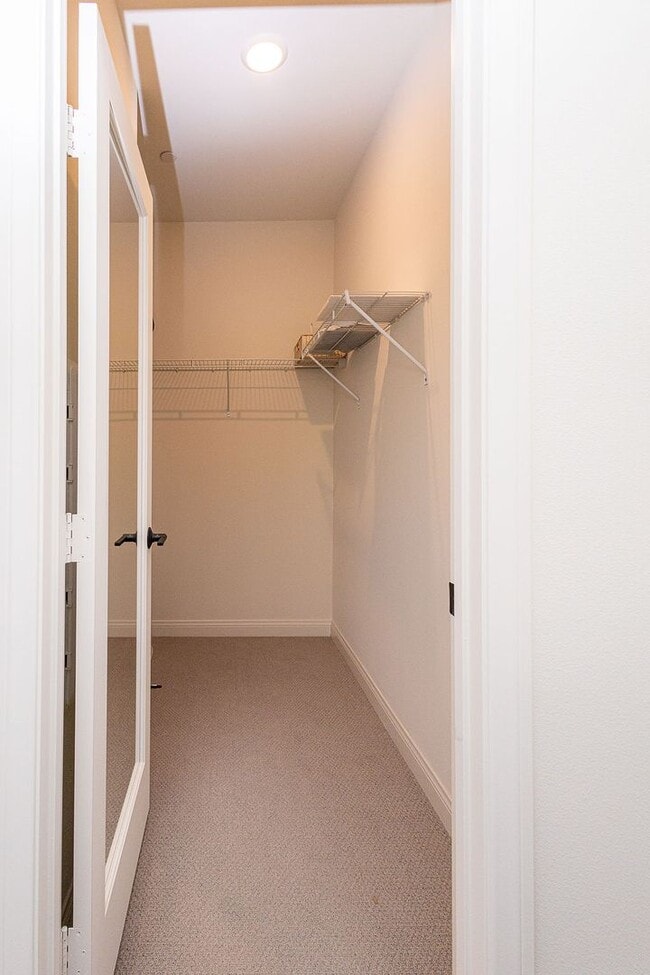Building Photo - Bright and Airy Split-Level Townhouse in W...