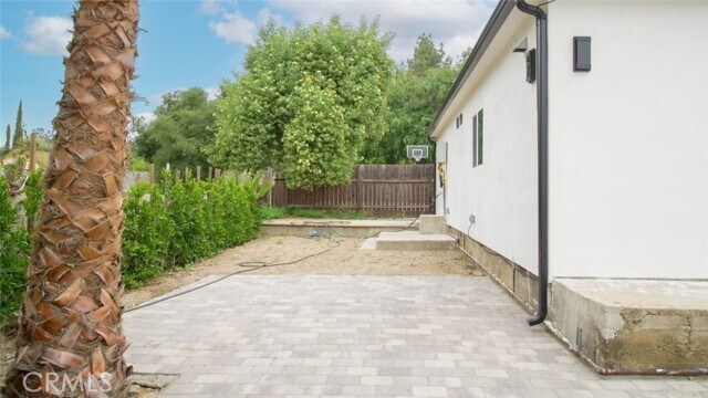 Building Photo - 10041 Leona St