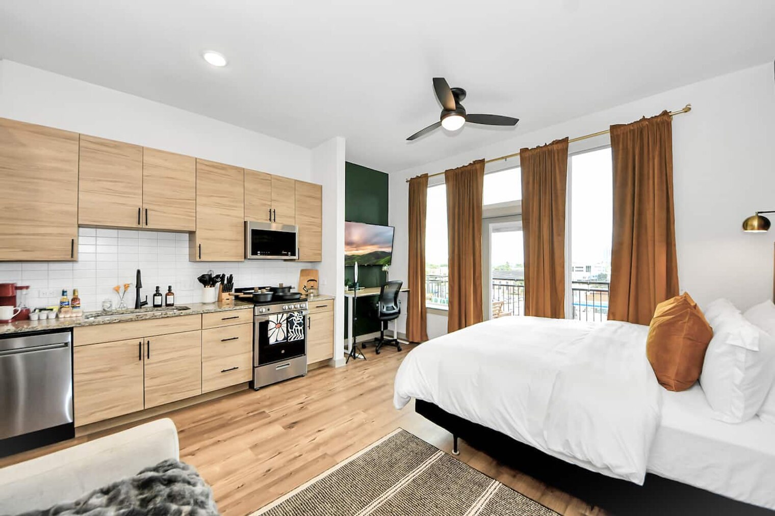 Building Photo - 1111 Shepherd Dr