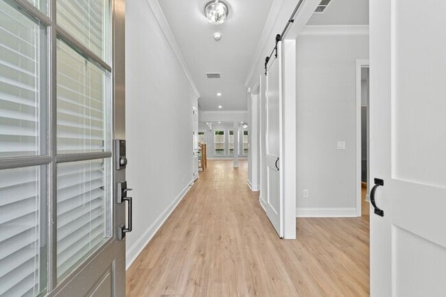 Building Photo - Beautiful 5 bedroom house in Bellmoore Par...
