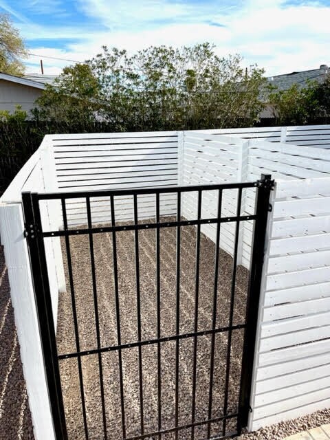 Building Photo - Renovated in the heart of Roosevelt district WITH LARGE PRIVATE GARAGE!!!