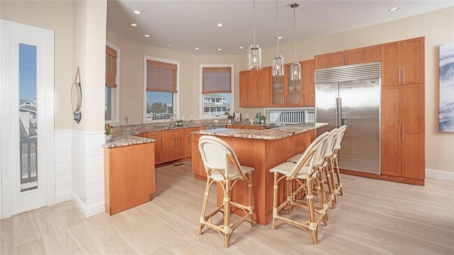 Building Photo - 825 Dune Rd