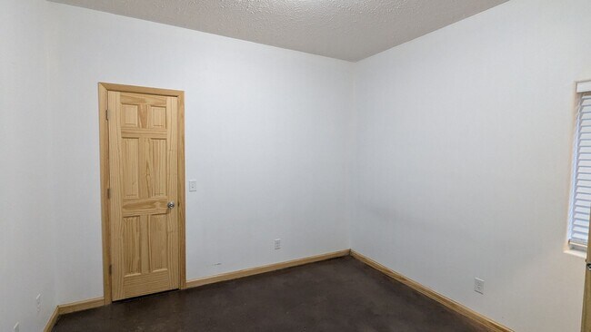 Building Photo - 1600 4th Ave