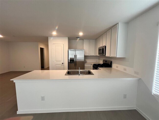Building Photo - 25649 Rose Creek Dr