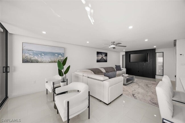 Building Photo - 10475 Gulf Shore Dr