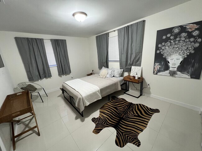 Building Photo - 1132 NW 38th St