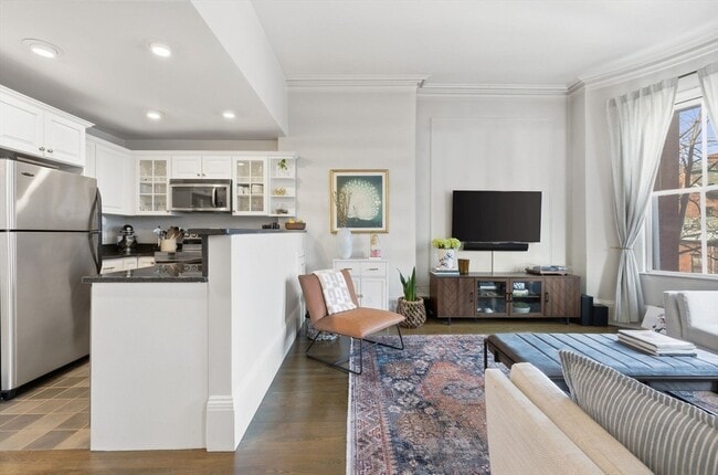 Building Photo - 80 W Concord St