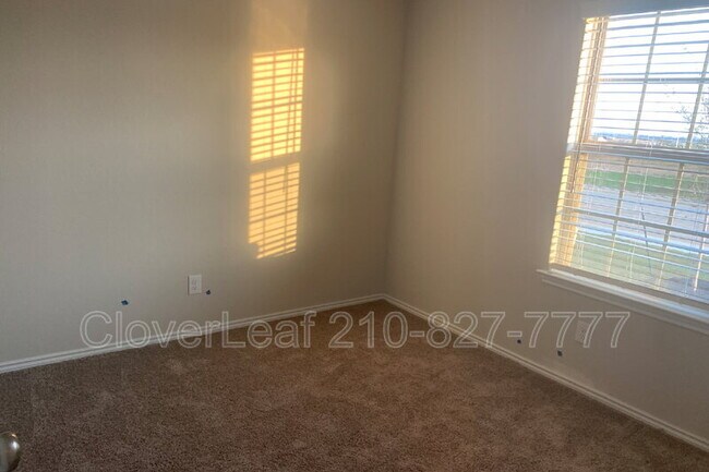 Building Photo - 2172 Darst Dr