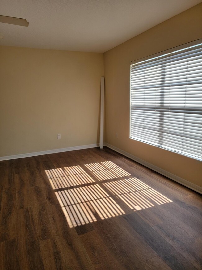 Building Photo - 391 Carina Cir