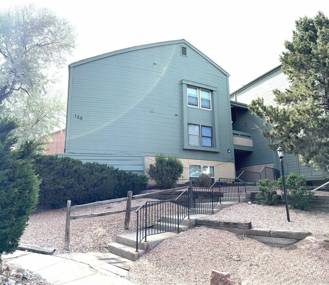 Building Photo - 128 W Rockrimmon Blvd
