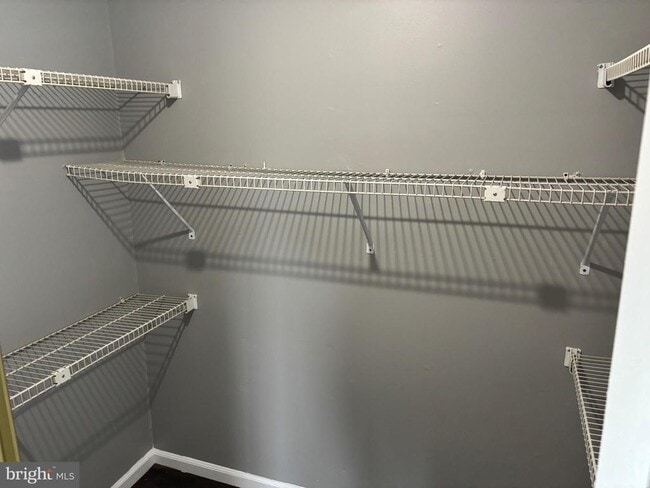 Building Photo - 44 Courtside Dr