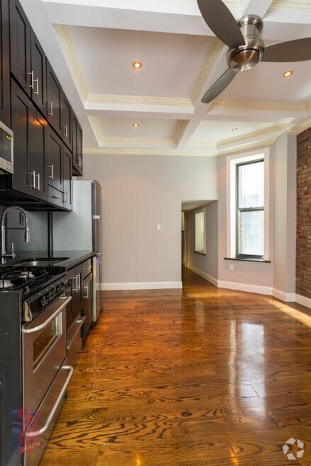 Building Photo - 9 W 103rd St