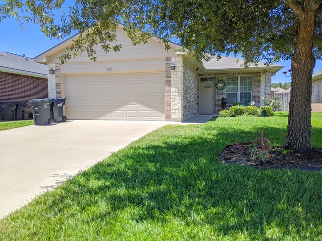 Primary Photo - 3 bed/ 2 bath in South College Station!