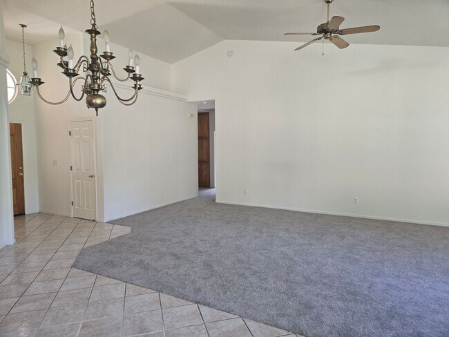 Building Photo - Charming Home For Rent