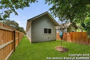 Building Photo - 109 Remolino