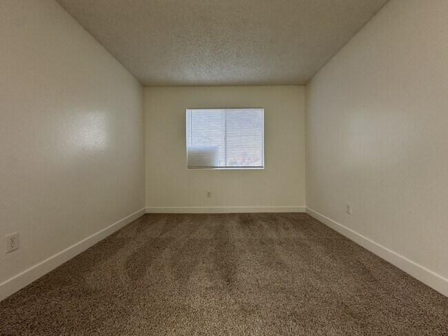 Building Photo - 3706 Lytle Creek Loop