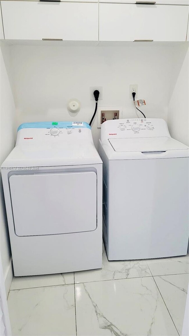 Building Photo - 19233 NW 37th Ave