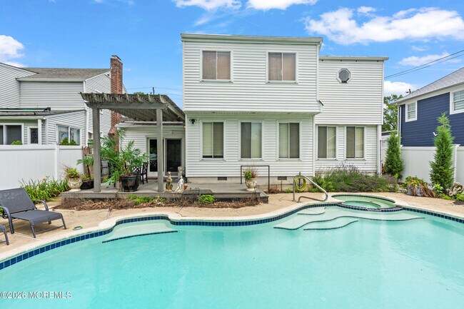 Building Photo - 608 Corlies Ave