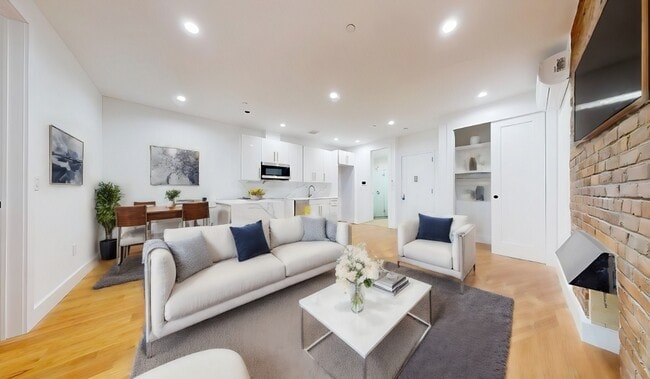 Building Photo - 15 W 94th St