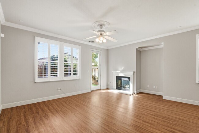 Building Photo - 4 Bed 3 Bath Single Family Home in Napa