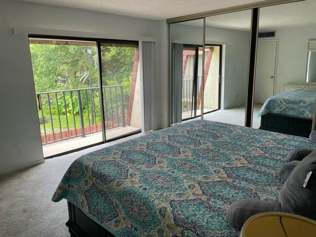 Building Photo - 9405 S Ocean Dr