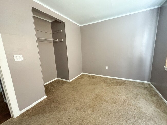 Building Photo - Italian Estates Property Management