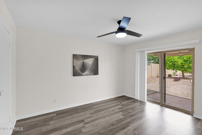 Building Photo - 301 N 87th St
