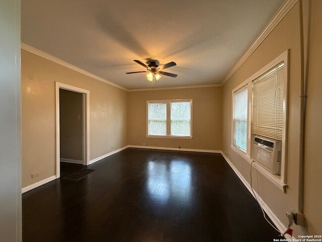 Building Photo - 110 Barilla Pl