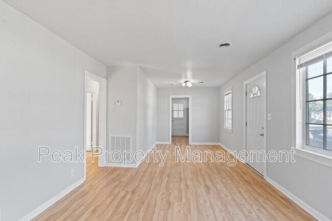 Building Photo - 115 S Holly Ave