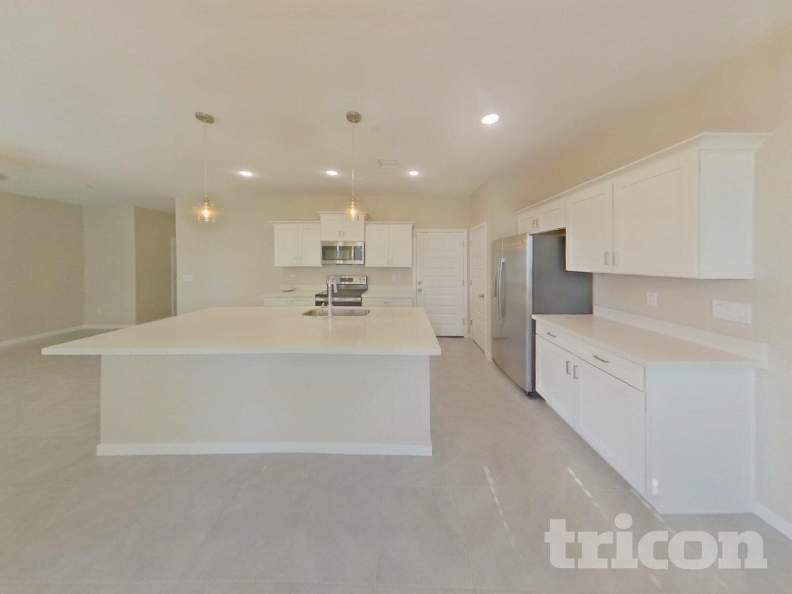 Building Photo - 1330 N Parkcrest