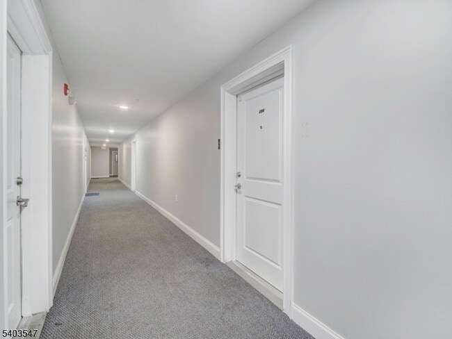 Building Photo - 90 Clinton Ave