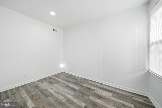 Building Photo - 1625 S Marston St