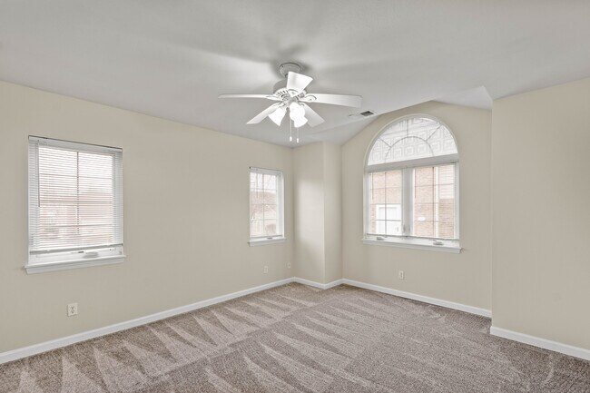 Primary bedroom first floor - 74 Nicholas Dr