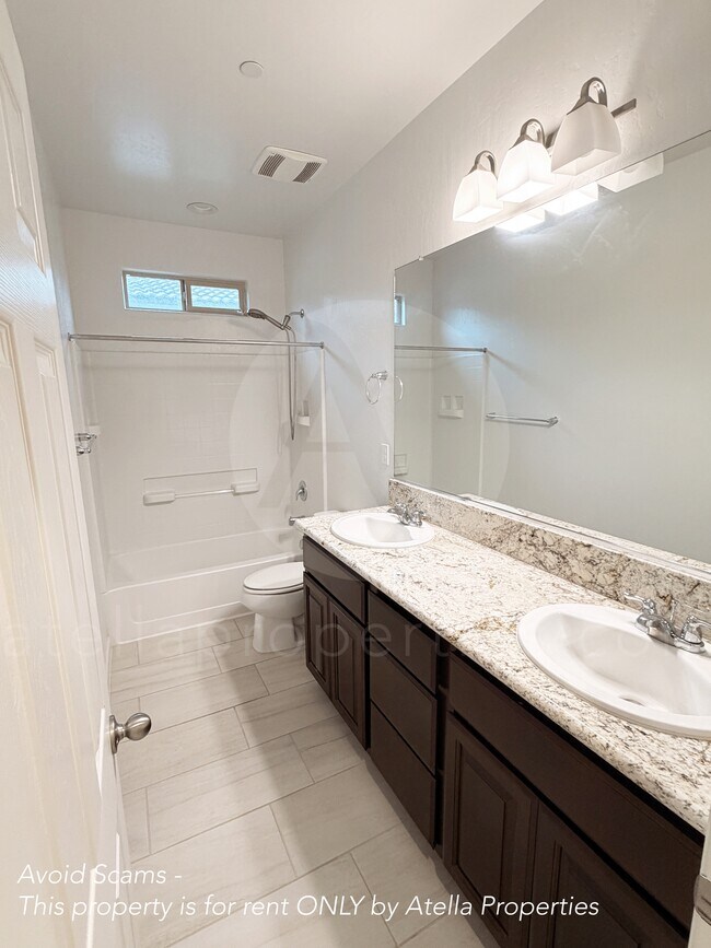 Building Photo - 654 Melbourne Way