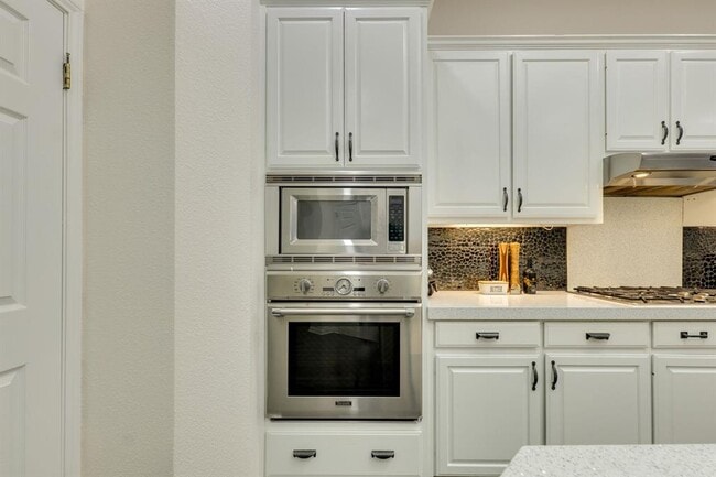 Building Photo - 8908 Pepper Rock Dr