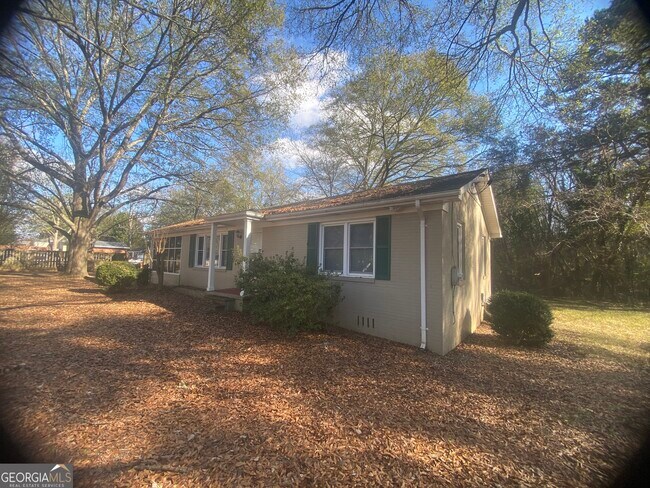 Building Photo - 155 Mimosa Dr