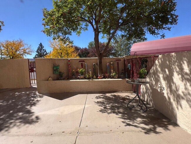 Building Photo - Horizon Towers 2Bed 2Bath Condo!!!