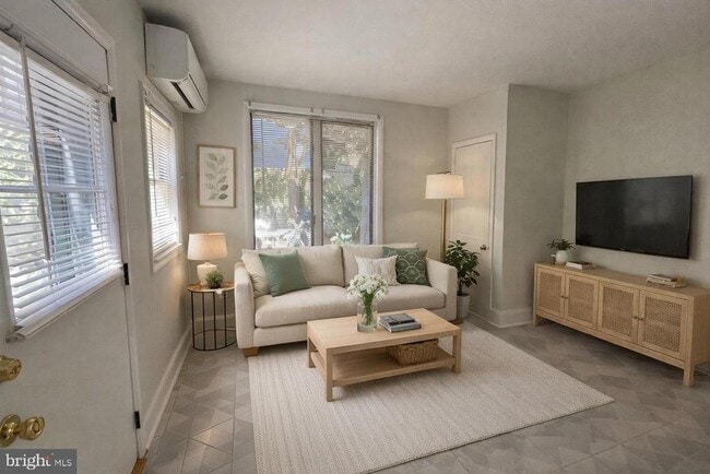 Building Photo - 790 S Front St