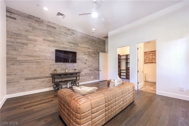 Building Photo - 1501 Foothills Village Dr