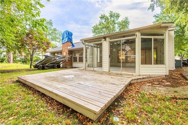 Building Photo - 1545 Lakeport Ct